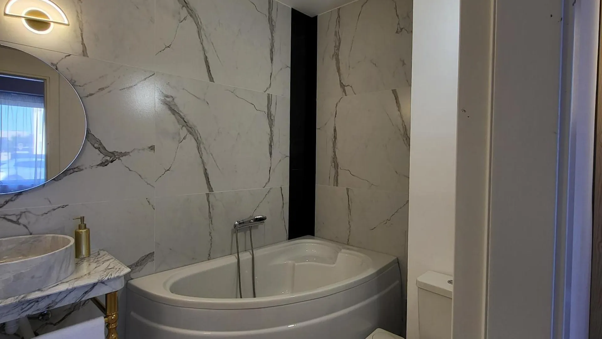 Apartament Elegant Cu Terasa Bukurešť Rumunsko